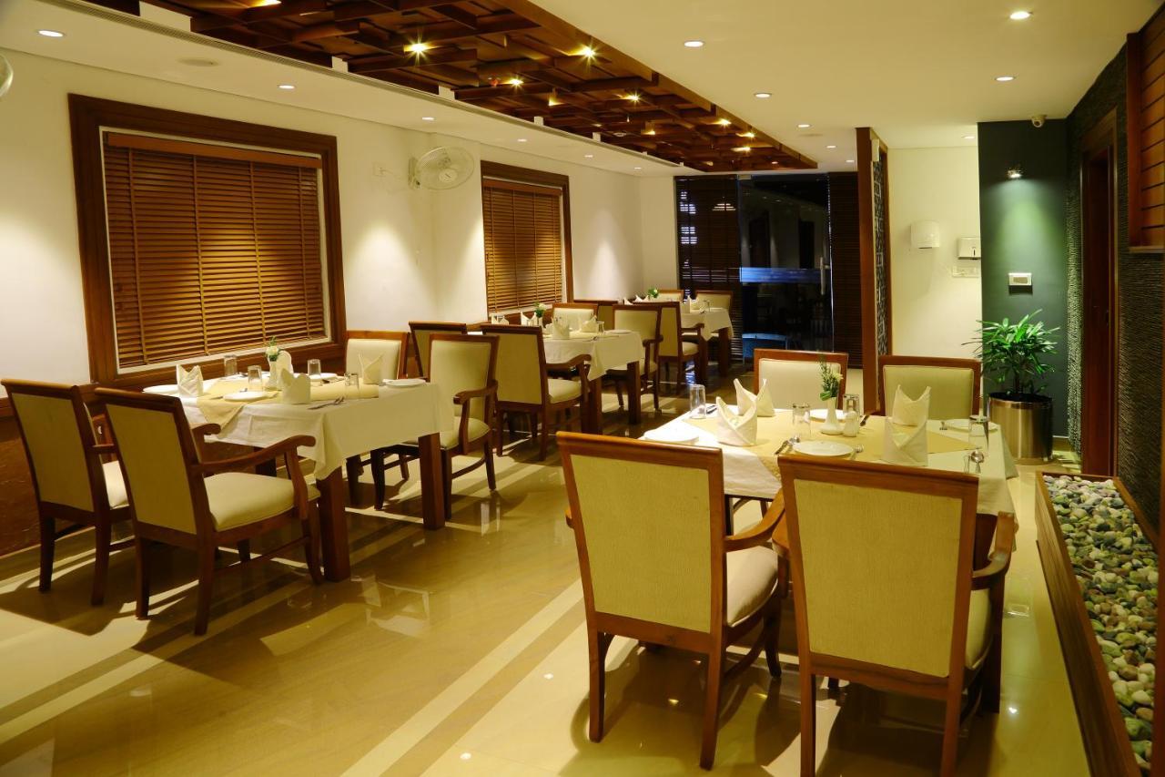 Vishnu Inn Guruvāyūr Buitenkant foto