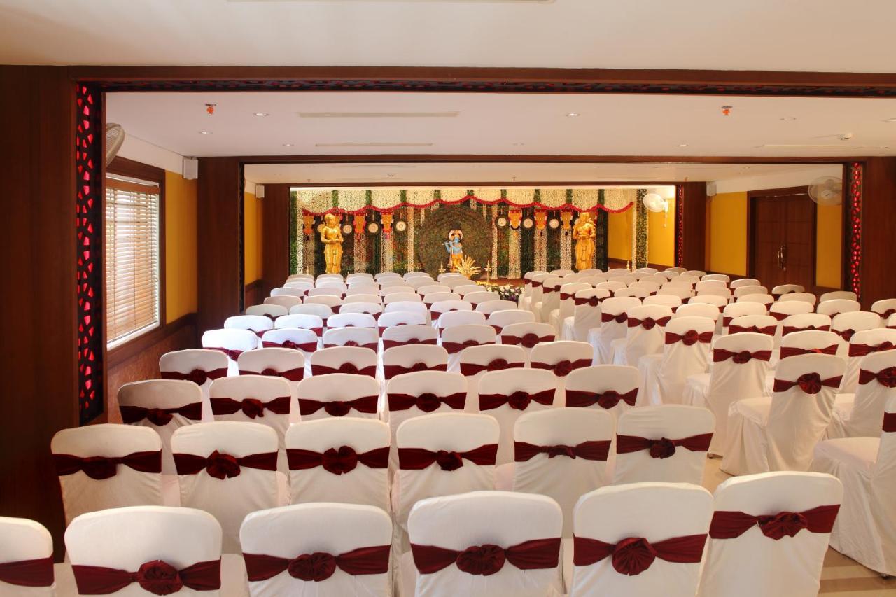 Vishnu Inn Guruvāyūr Buitenkant foto