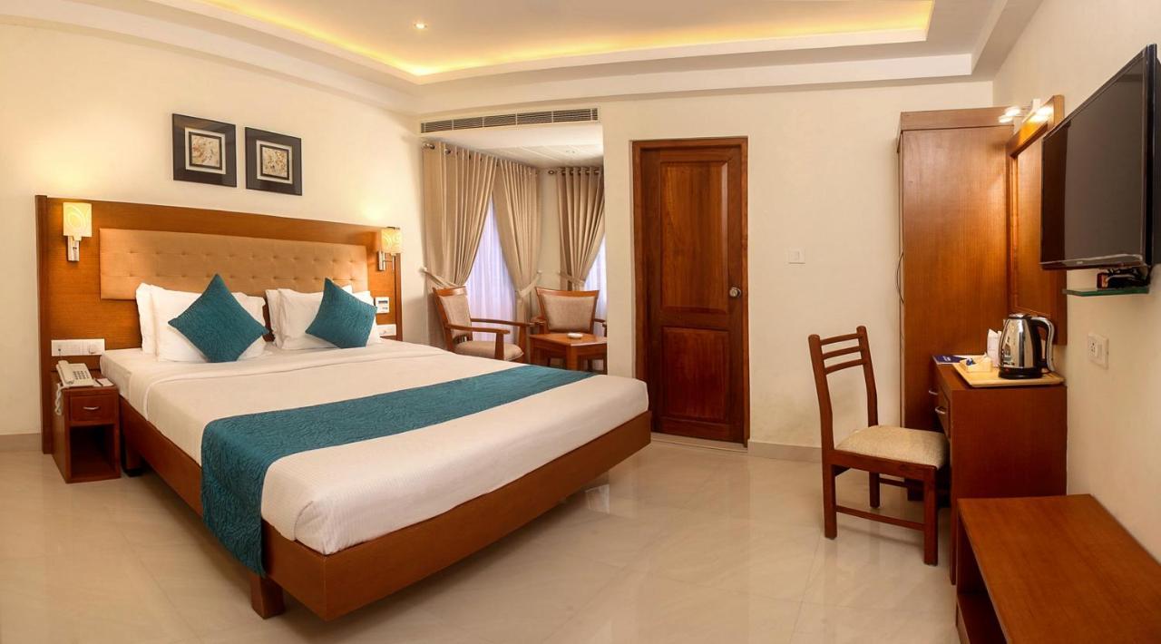 Vishnu Inn Guruvāyūr Buitenkant foto