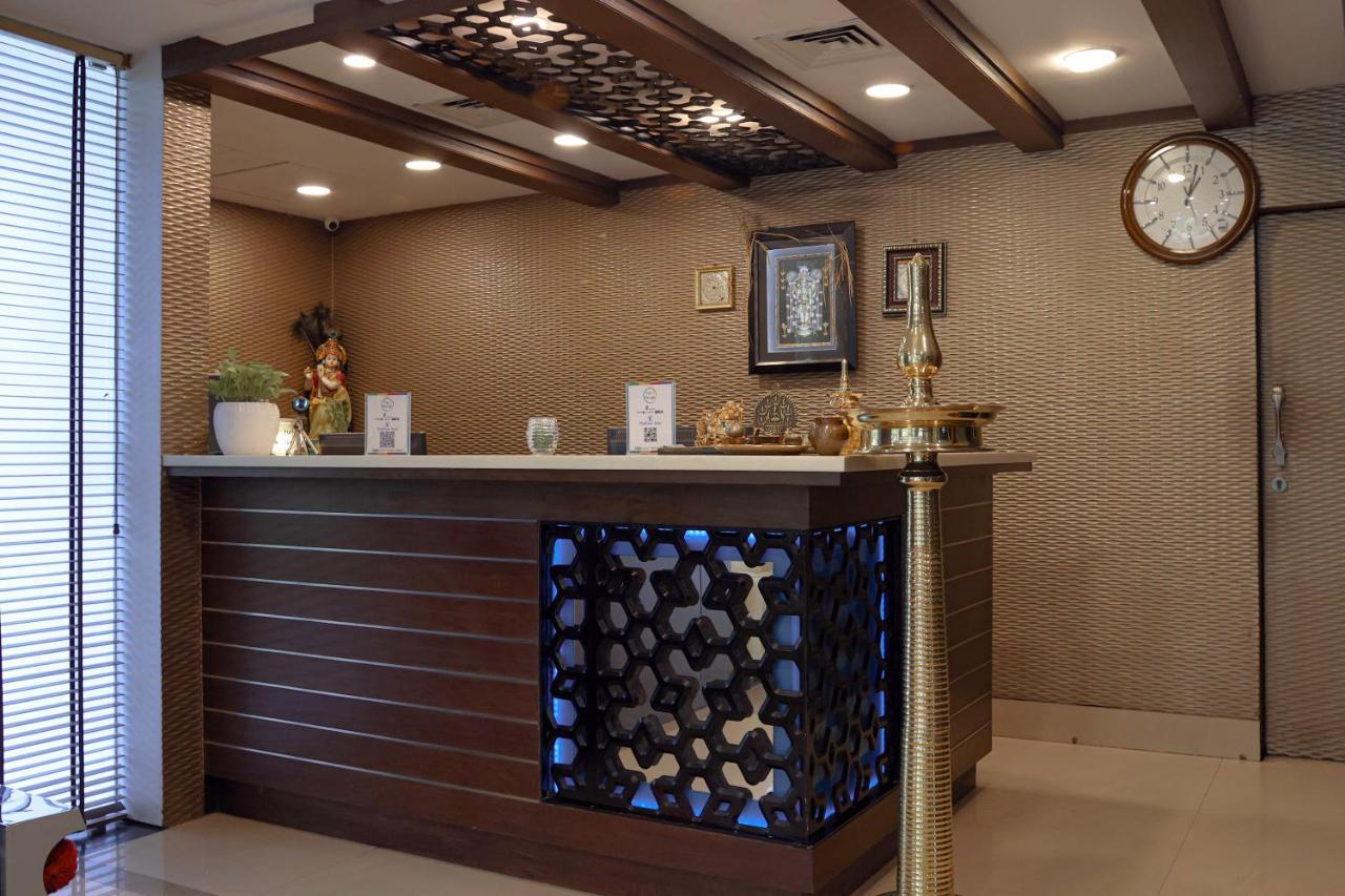 Vishnu Inn Guruvāyūr Buitenkant foto