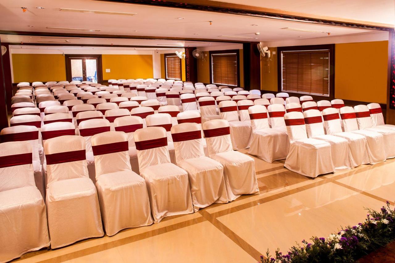 Vishnu Inn Guruvāyūr Buitenkant foto
