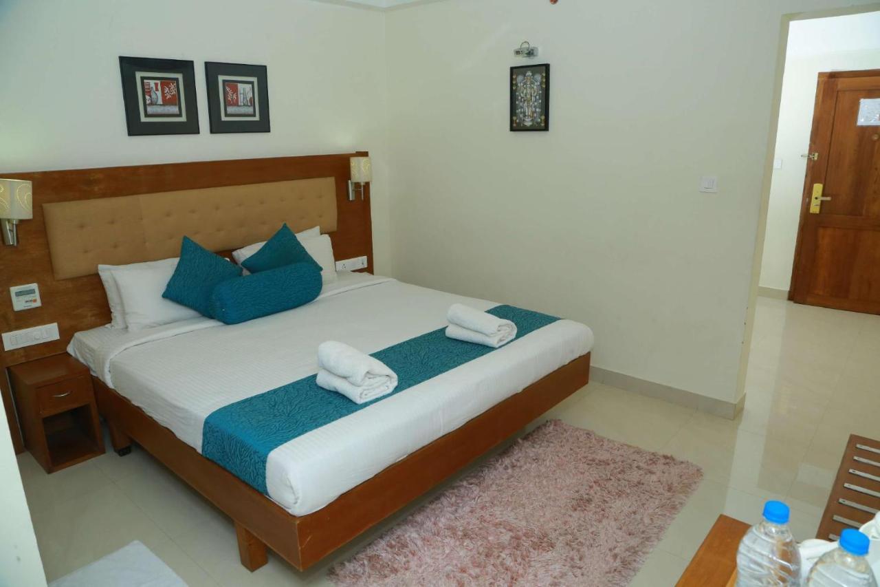 Vishnu Inn Guruvāyūr Buitenkant foto